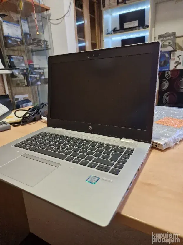 HP 640 G4/i5 8250/16gb/256gb/Brz i prelep