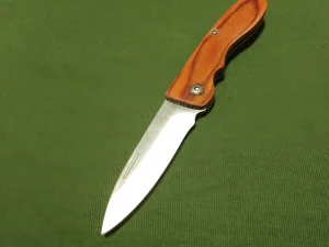 Preklopni noz britva.