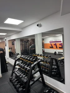 Ogledala za TERETANE, FRIZERSKE i KOZMETICKE salone