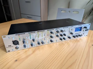 Focusrite Platinum VoiceMaster Pro Microphone Preamp - KupujemProdajem