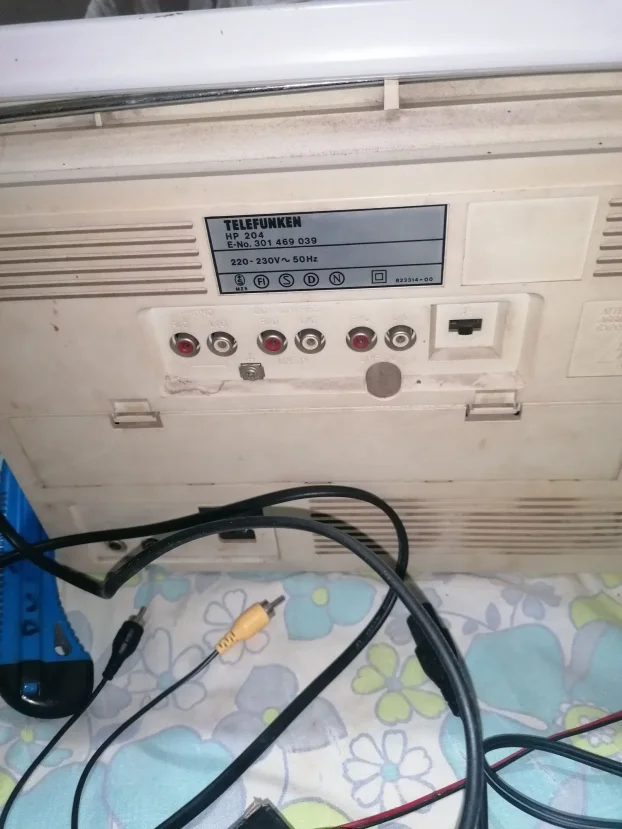 Telefunken compact studio hp 204, nije fiksno
