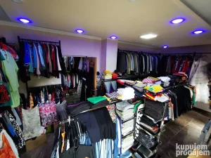 Ceo butik sa robom i opremom - Vrednost preko 16.000eur