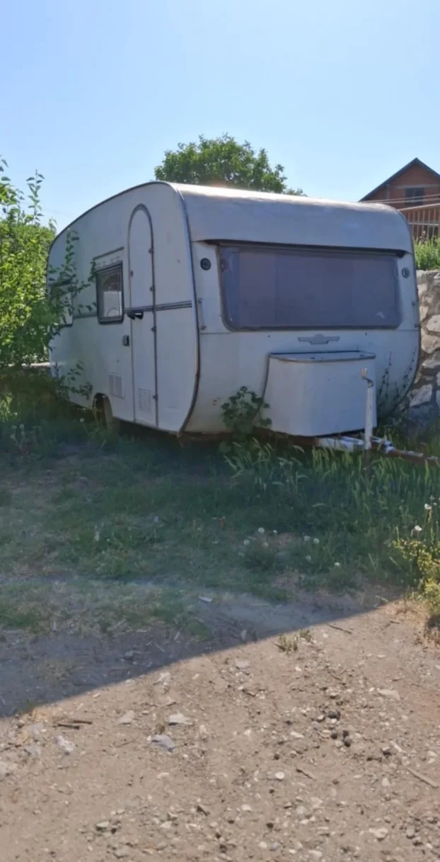 prodajem kamp prikolicu