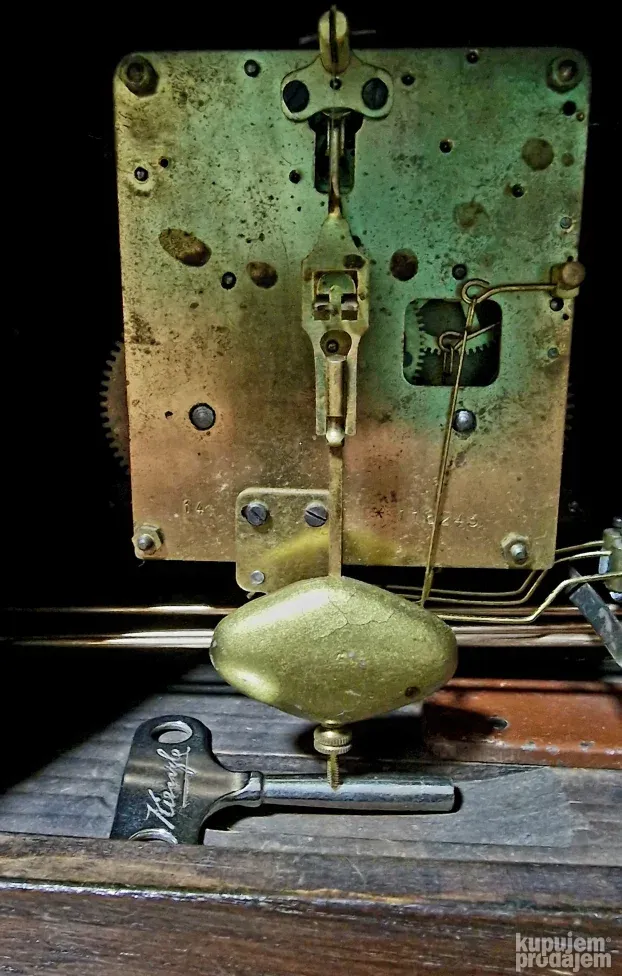 Veoma lep stari veliki drveni Nemacki komodni sat