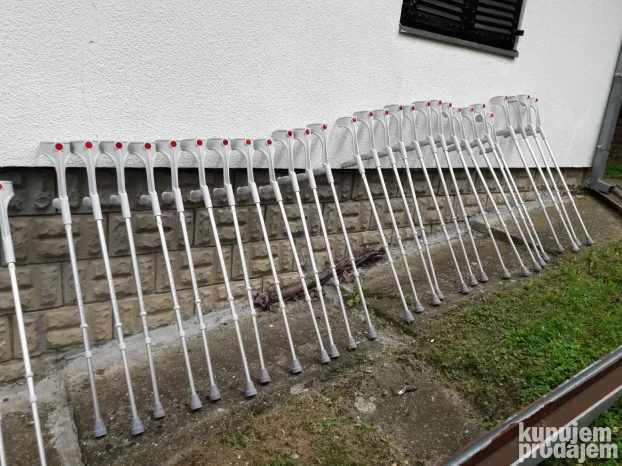 Podlaktne aluminijumske štake sive
