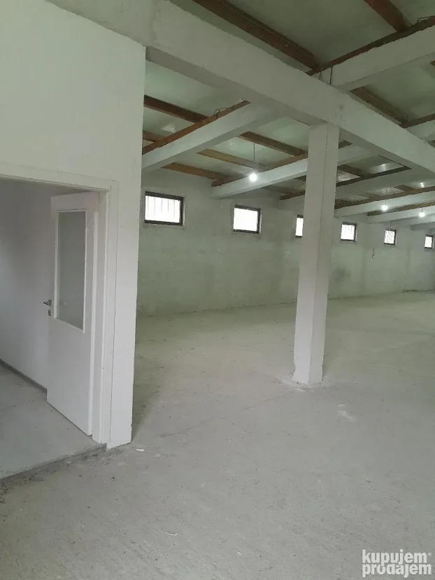 Izdajem magacinsko-poslovni prostor 280m2