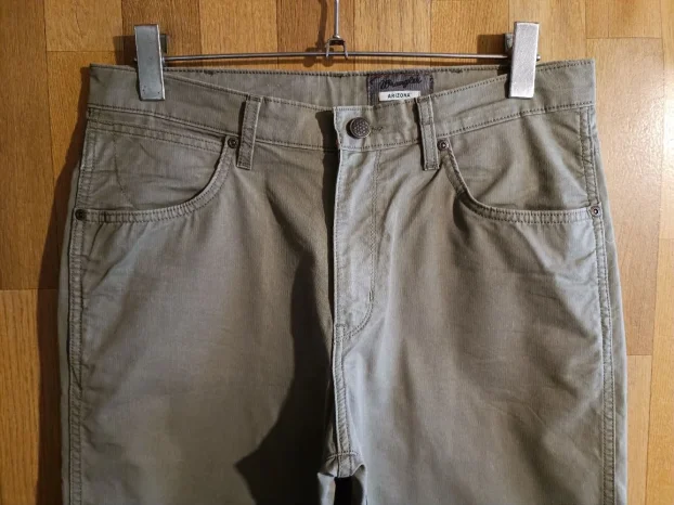 Wrangler Arizona Army Green Regular Streč Fit W32/L32 HQ