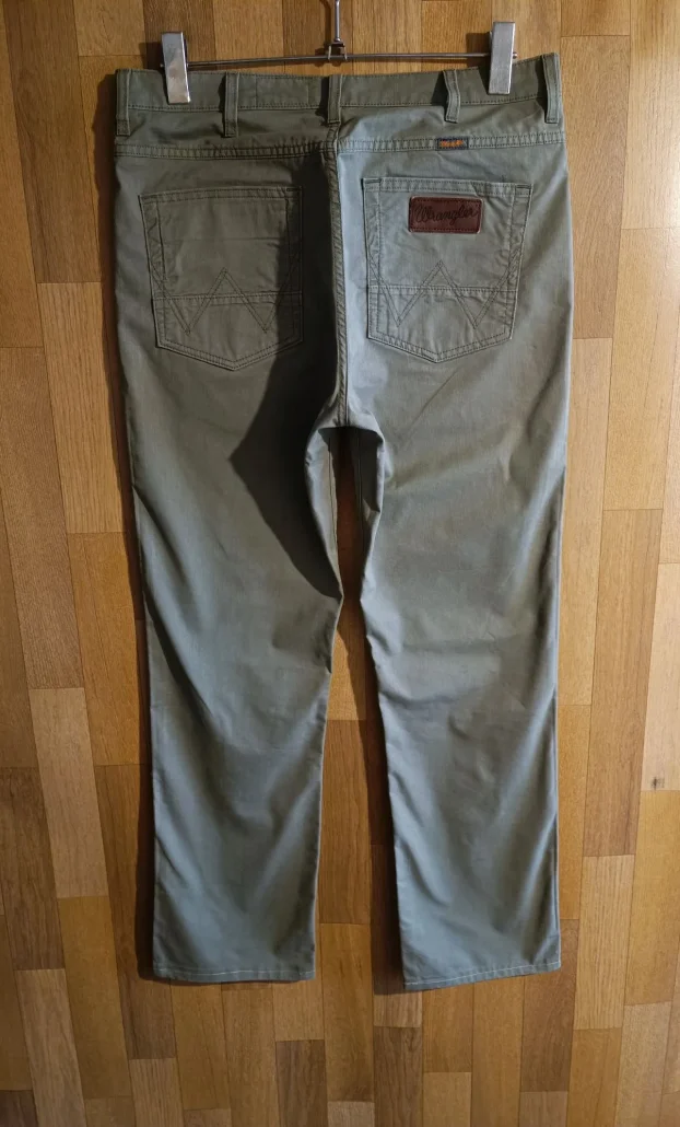 Wrangler Arizona Army Green Regular Streč Fit W32/L32 HQ
