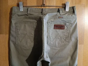 Wrangler Arizona Army Green Regular Streč Fit W32/L32 HQ