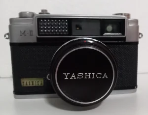 Yashica M-II (1:2,8 f=4,5cm)