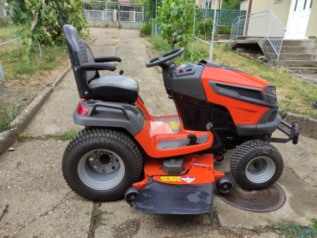 Husqvarna TS 348 dx NOVO traktor