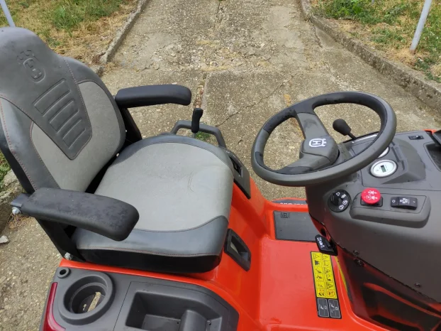 Husqvarna TS 348 dx NOVO traktor