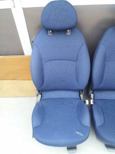 Sedista pogodna za fotelje ili radne masine i slicno