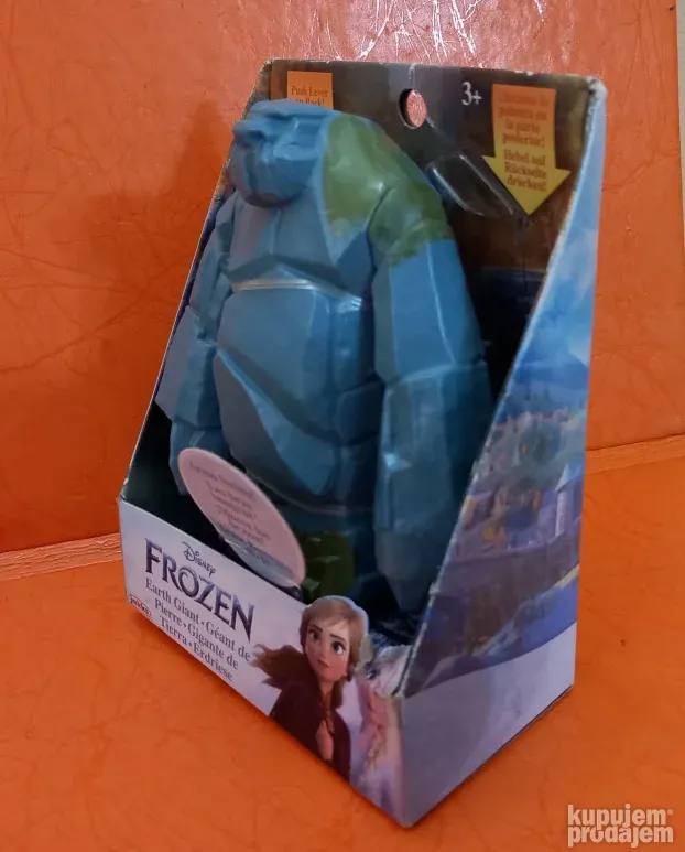 na svežem vazduhu Frozen Earth Giant nov radi vežbe