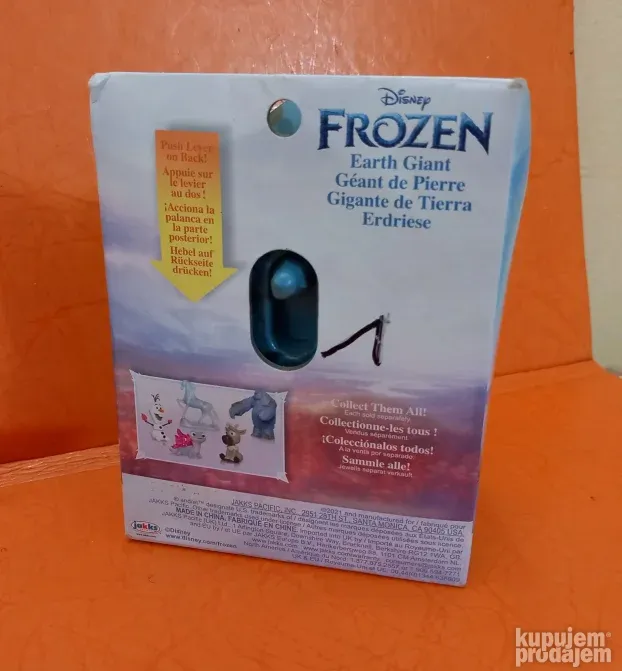 na svežem vazduhu Frozen Earth Giant nov radi vežbe