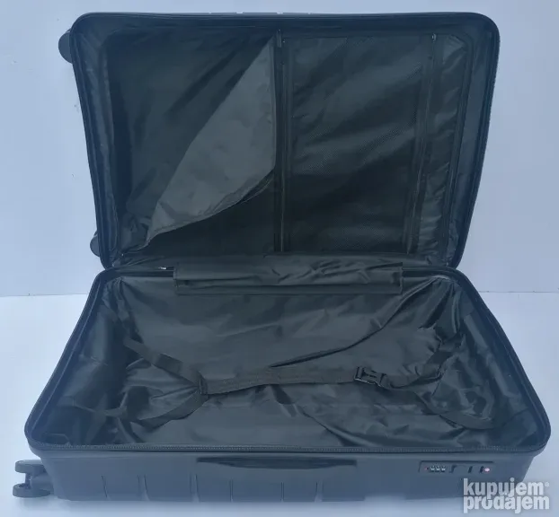 RASPRODAJA Veliki kofer od polipropilena model PP 004 crni