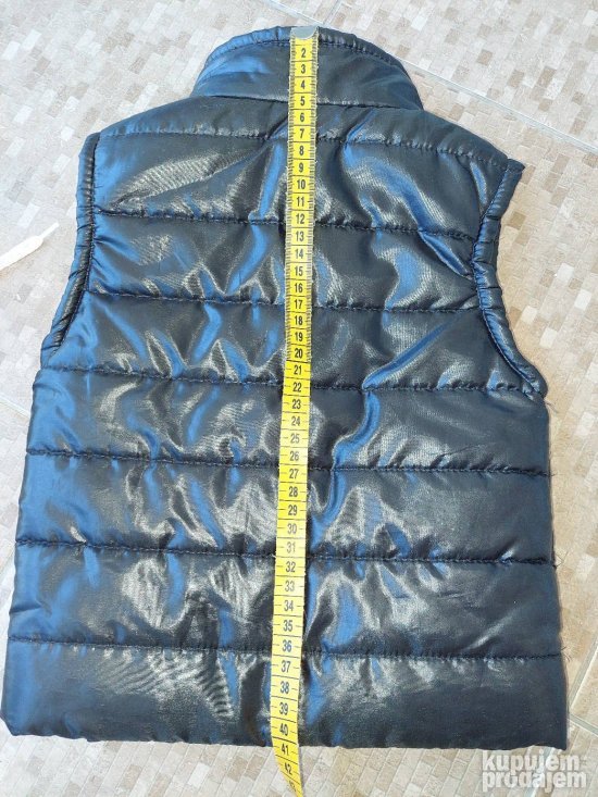 Prsluk za dečaka veličina 104