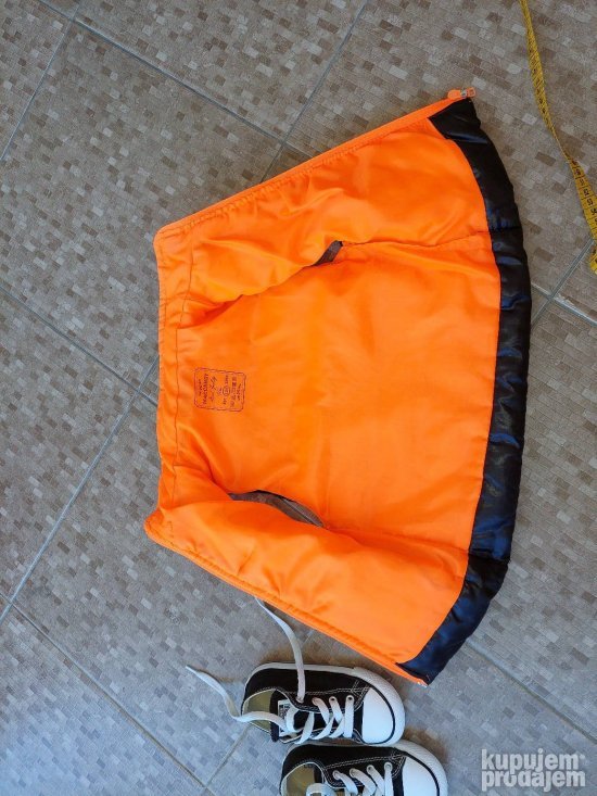 Prsluk za dečaka veličina 104