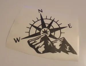 Gotova nalepnica PLANINE I KOMPAS u crnoj boji