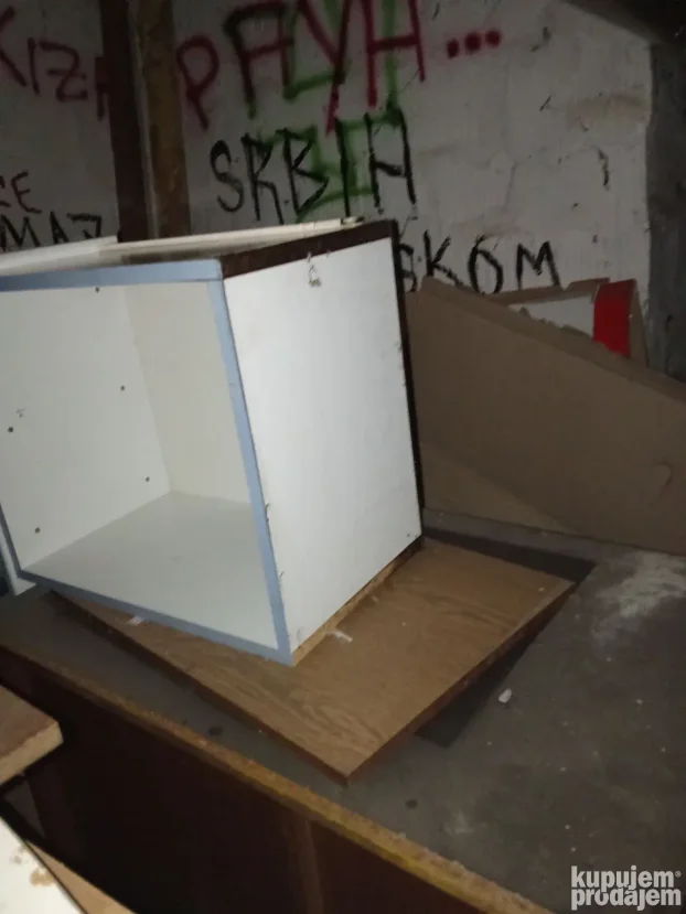 Komoda polica orman za stvari