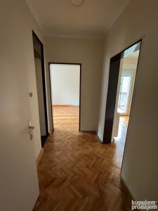 1. Maja 18, Bačka Topola, Centar, 2.5 dvoiposoban, 75 m²