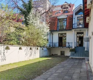Profesorska kolonija, 5+ petosobna, 500 m²