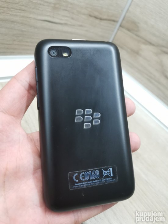 Blackberry Q5