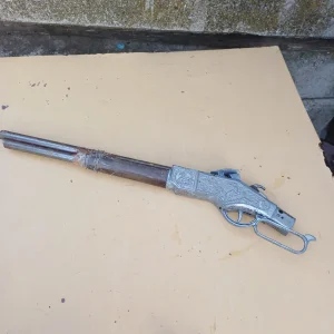 Stara igračka -dečija puška