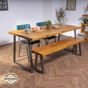 Trpezarijski sto i klupa