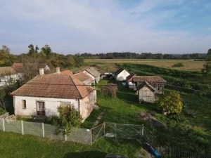 Staro seosko imanje na Ubu