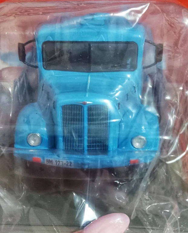 DeAgostini legendarni kamioni FAP 1414 br 32