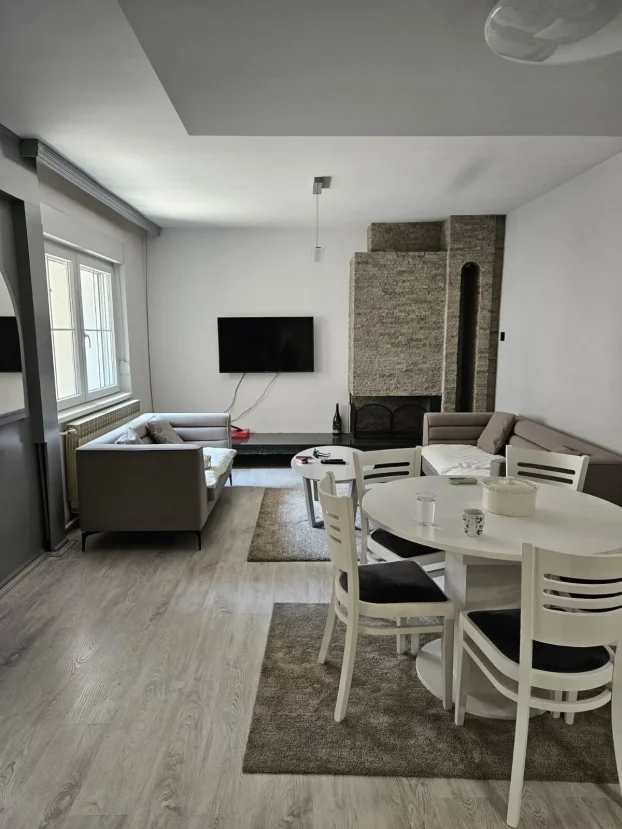 Crveni Krst, 3.0 trosobna, 150 m²