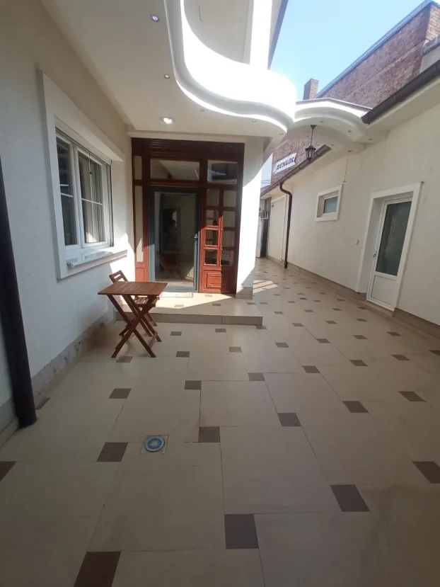 Crveni Krst, 3.0 trosobna, 150 m²