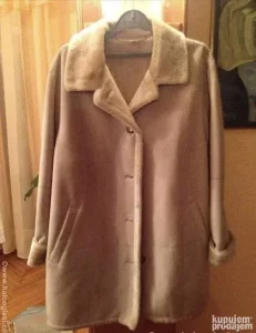 Ženska krem jakna- kaput od prevrnute kože