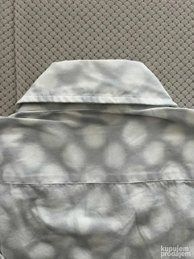 Sivo bela tufnasta kosulja (L) Hugo Boss - Made in Italy