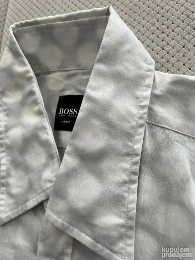 Sivo bela tufnasta kosulja (L) Hugo Boss - Made in Italy