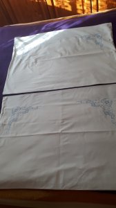 Dve lepe stare vezene jastucnice 75x54cm.odlicne