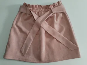 Suknjica od velura 140 kao nova