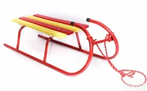 Metalne sanke sa drvenim letvicama Sanke decije