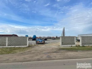 Dobanovci ogradjen plac za parking