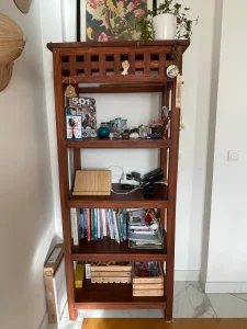 Na prodaju polica za izlaganje