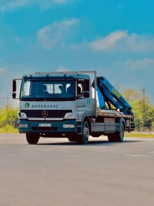 Kamion sa Kranom dizalicom,prevoz kontejnera