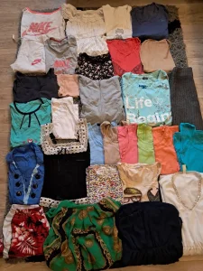 Lot ženske garderobe M,L,XL 30kom.