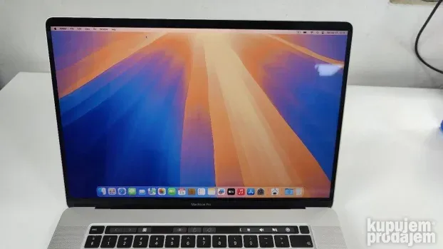 Macbook PRO 16 2019 A2141 SILVER Core i9 32gb 512ssd