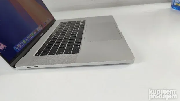 Macbook PRO 16 2019 A2141 SILVER Core i9 32gb 512ssd
