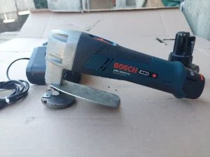 Makaze za lim Bosch GSC 10,8 V-LI profesional