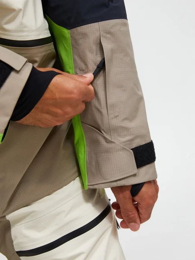 PEAK PERFORMANCE Vertical GORE-TEX Pro 3L Shell Jacket Men