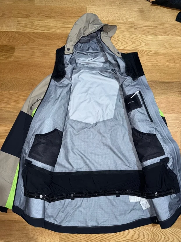 PEAK PERFORMANCE Vertical GORE-TEX Pro 3L Shell Jacket Men