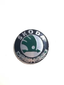 Znak ŠKODA Zeleni za Haubu ili Gepek 88mm NOVO