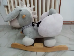 Br.4. Ljuljaska za malu decu